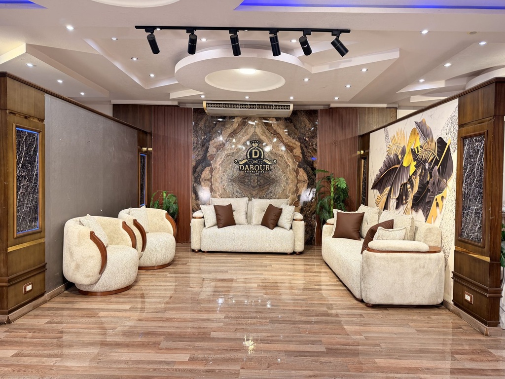 [1lvH4V1GoWKC_8cwX4zhVNC8yhbIADxrA] Versace Living Room