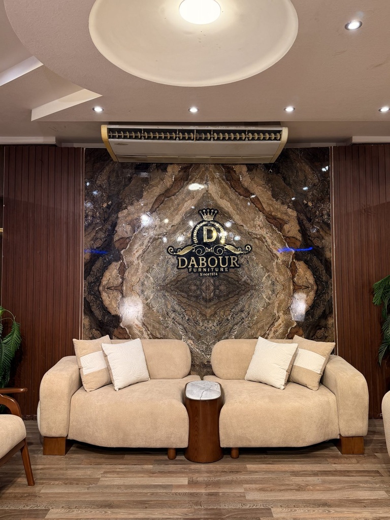 [1pirDu5To0OjJipw5CaCQDXBxr0_SPCZb] Hero Living Room