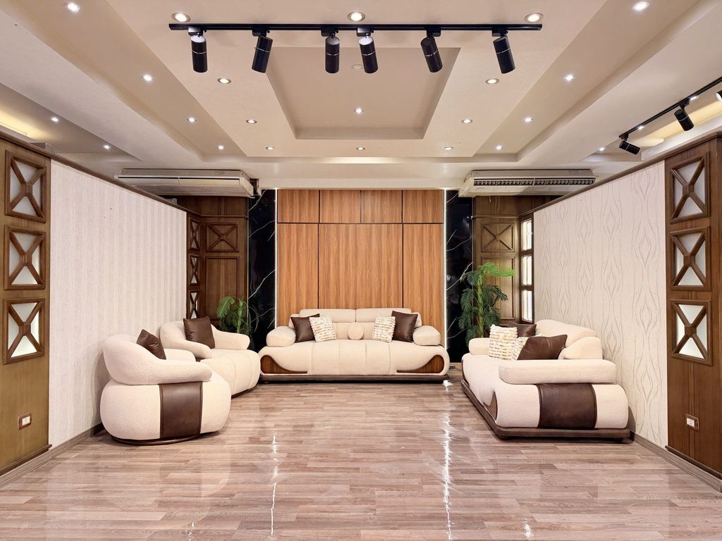 [1r_yVcSzyT-ddb_Pey9gtAQ3OaqWyo5t7] Dalaa Living Room